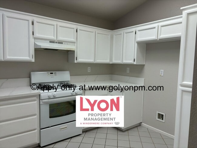 Building Photo - Stunning Home in convenient Elk Grove loca...