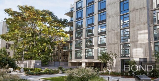 Building Photo - 247 N 7th St