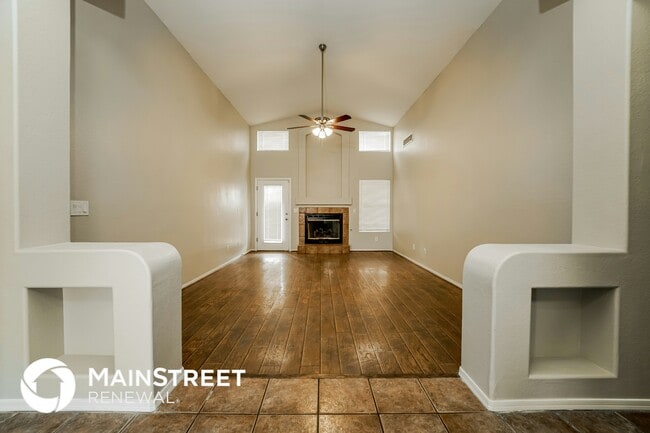 Building Photo - 6730 W Nueva Vista Dr