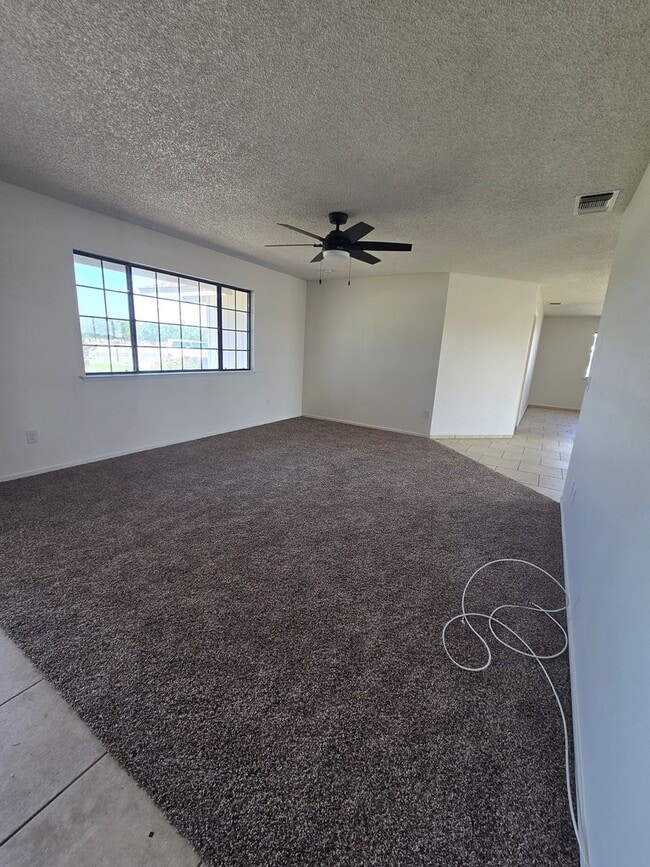 Building Photo - 3 BR 2 BA country home available now