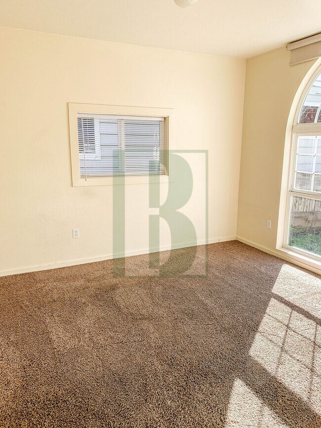 Foto del edificio - Berg- TriPlex on Lee St SE #10095