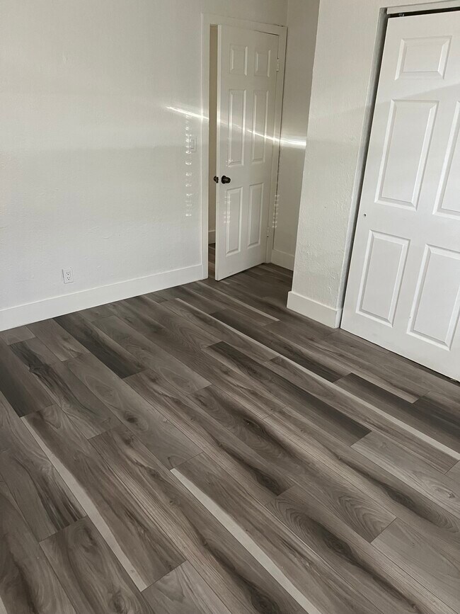 Foto del edificio - 5829 NW 22nd Ct