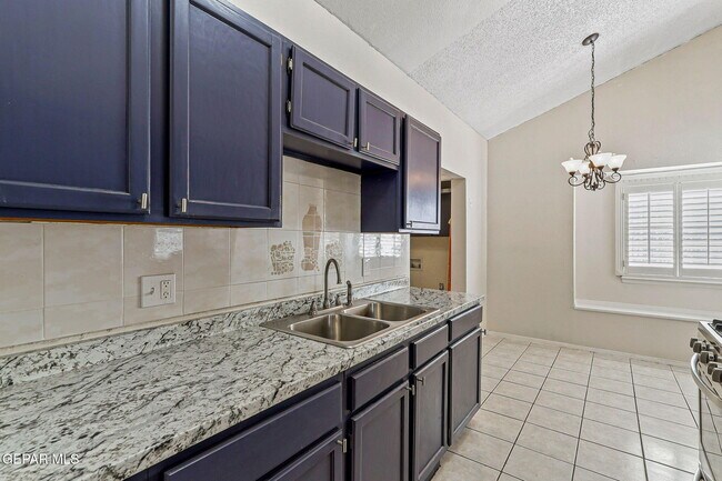 Foto del edificio - 1783 Victor Lopez Dr