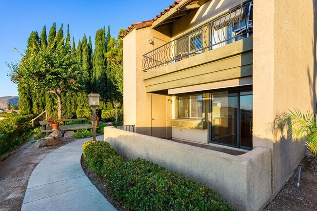 Foto del edificio - Beautiful Condo with Views!!