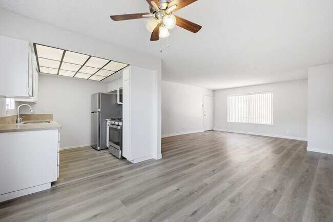 Foto del edificio - 1701 Scott Rd