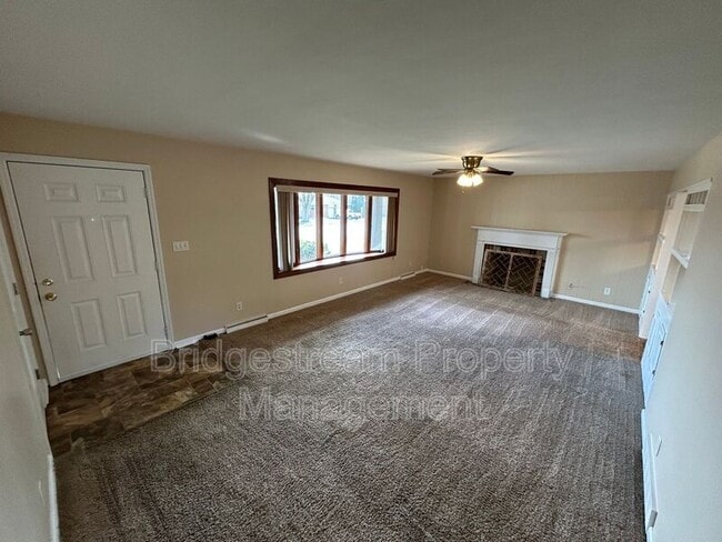 Foto del edificio - 7541 Mintwood Ave