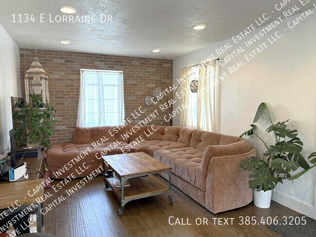 Building Photo - 1134 E Lorraine Dr