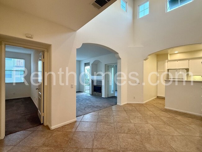 Building Photo - 6473 Terraza Portico