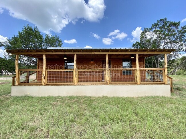 Foto del edificio - 624 Deer Creek Dr W