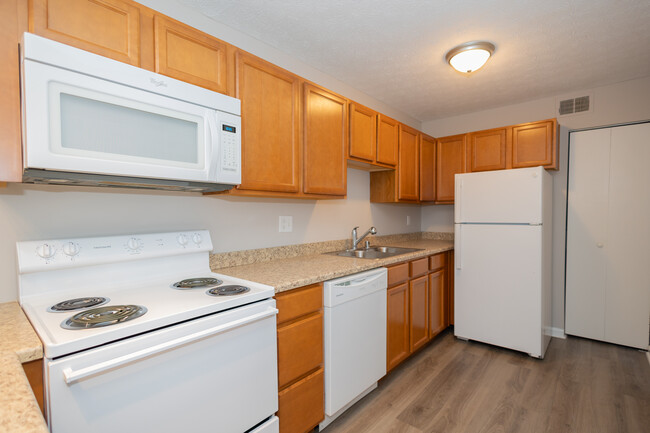 Kitchen - Belmont Run Apartments