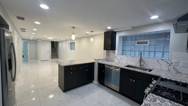 Foto del edificio - 5405 N Campbell Ave