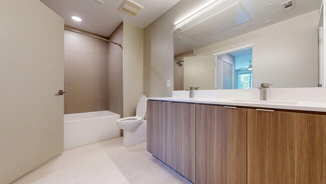 Interior Photo - Griffis Platinum Triangle