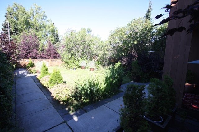 Foto principal - Gorgeous 2 Bedroom Downtown Top Floor Condo!