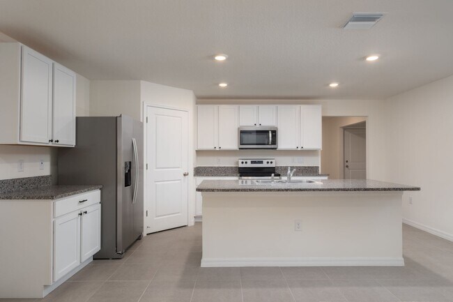 Building Photo - Adorable 4 bed 2 bath home in Bailey Estat...