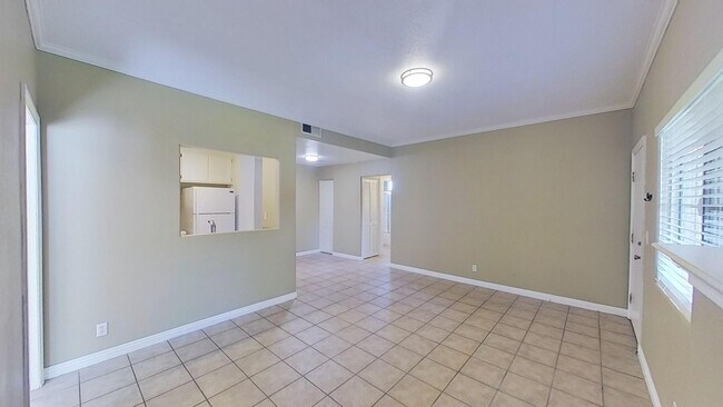 Building Photo - **Move-In Special!!** Elegant 2 Bed 2 Bath...