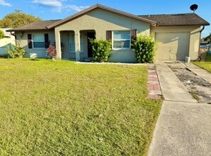 Building Photo - 133 Alderwood Dr