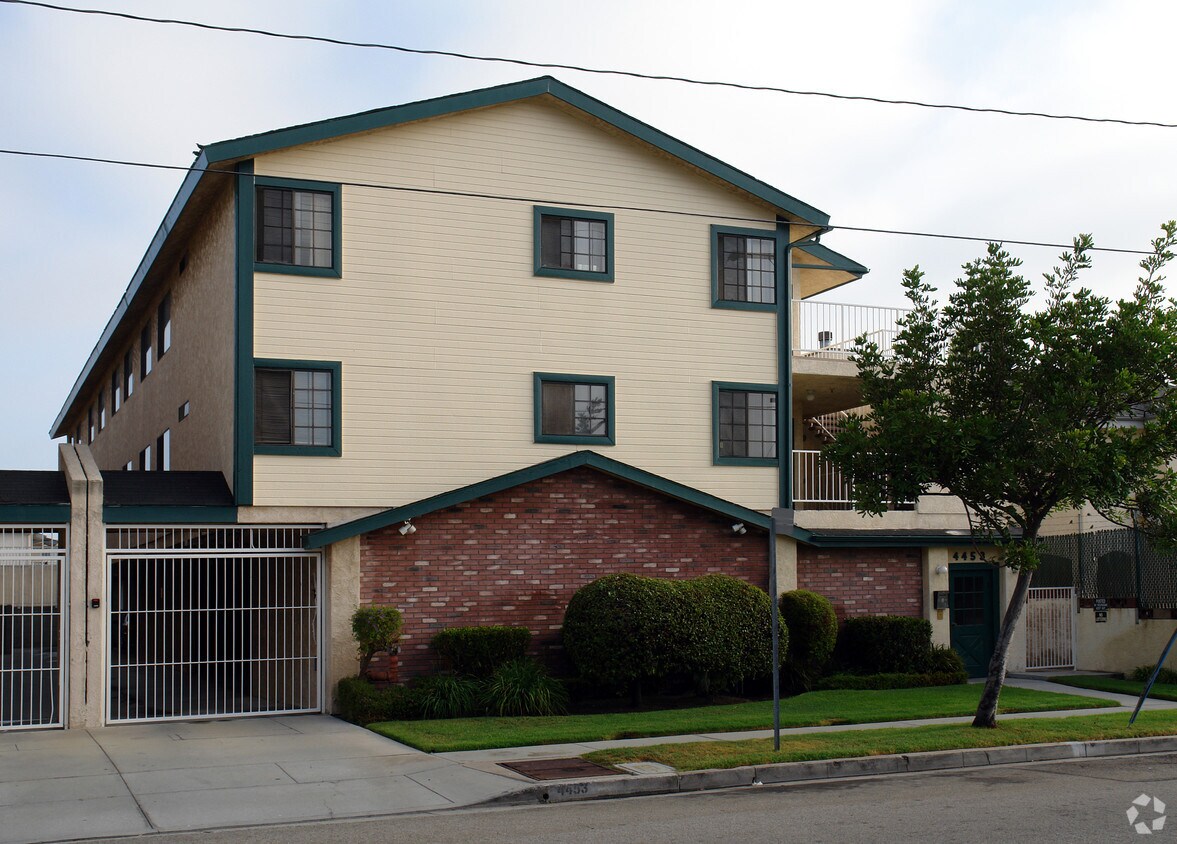 4453 W 140th St, Hawthorne, CA 90250 4453 W 140th St Hawthorne, CA Apartments for Rent in