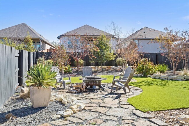 Foto del edificio - 5307 Traviston Dr