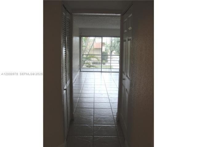 Foto del edificio - 4235 N University Dr