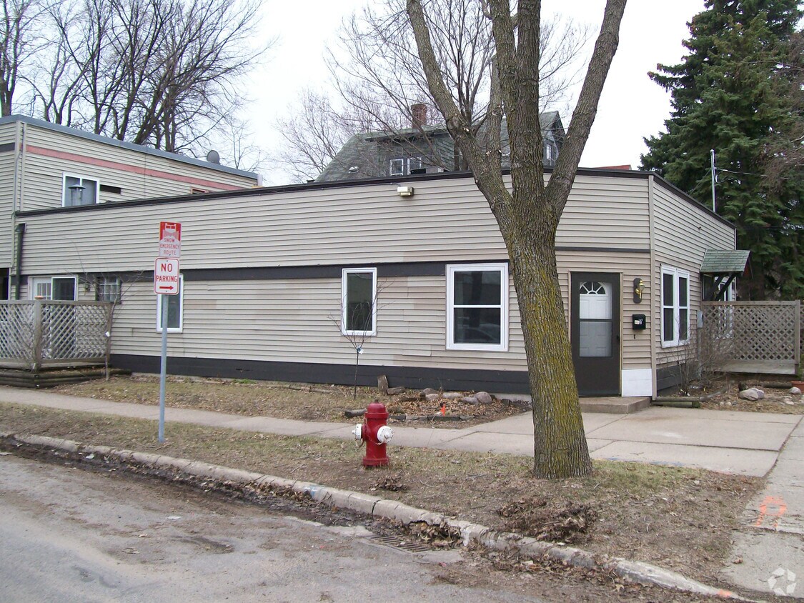 Foto del edificio - 830 5th Ave SE