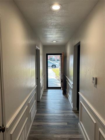 Building Photo - 801 Summit Dr