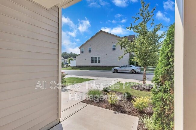Building Photo - 2103 Nandina Trl