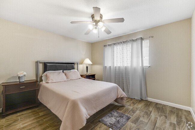 Spacious Bedroom - 7979 Westheimer Apartments