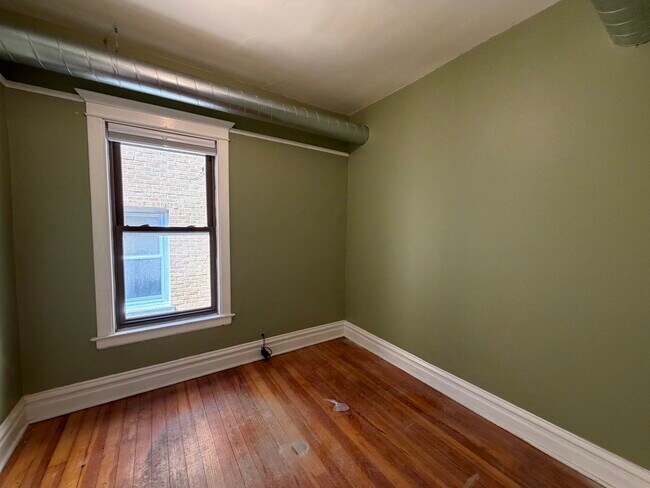 Foto del edificio - 4335 N Damen Ave