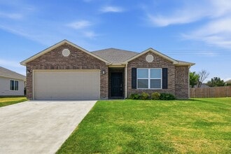 Building Photo - 4014 W Pittsburg Cir