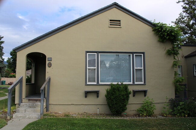 Building Photo - 710 Monroe St