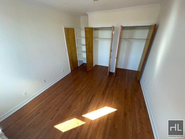 Building Photo - SUNNY AND LARGE  1 BEDROOM  OCEAN AVENUE/P...