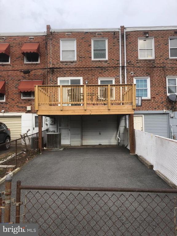 Building Photo - 1230 Sycamore Ave