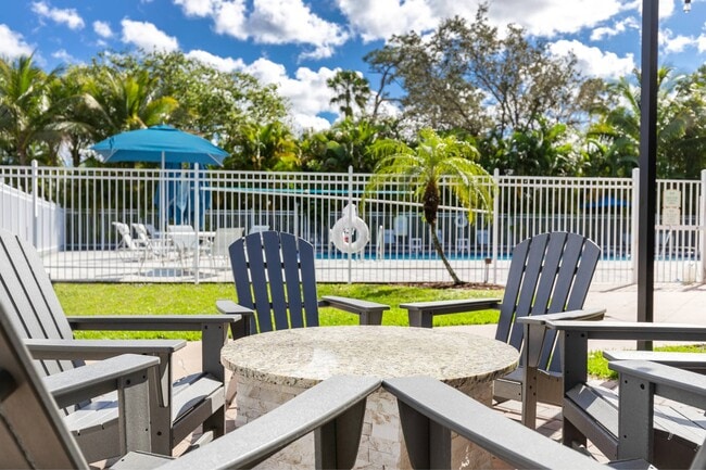 Foto del edificio - Palm Court at Wellington Apartments