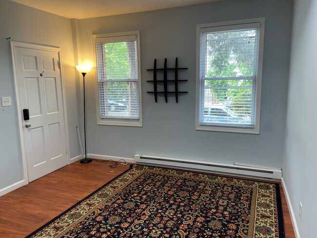 Foto del edificio - 1615 Isherwood St NE