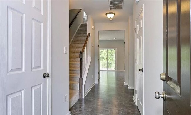 Building Photo - 4715 Minutemen Way