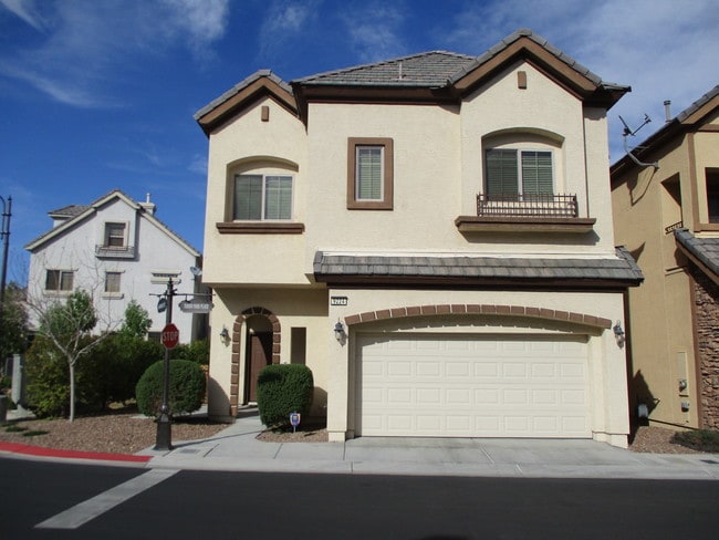 Building Photo - 9244 Tudor Park Pl