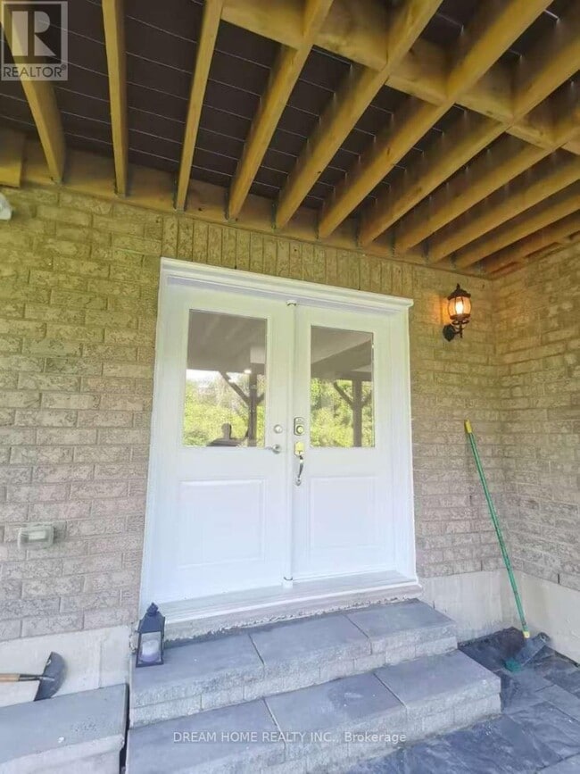 Building Photo - 1011 Hinterland Ct
