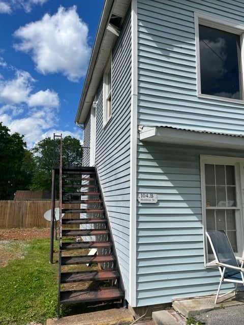 Building Photo - 104 W Hembree St