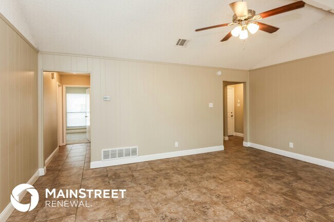 Foto del edificio - 6449 Whitehurst Dr