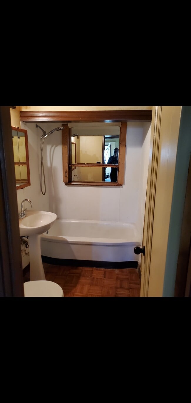 Building Photo - 1403 N Atlanta Pl