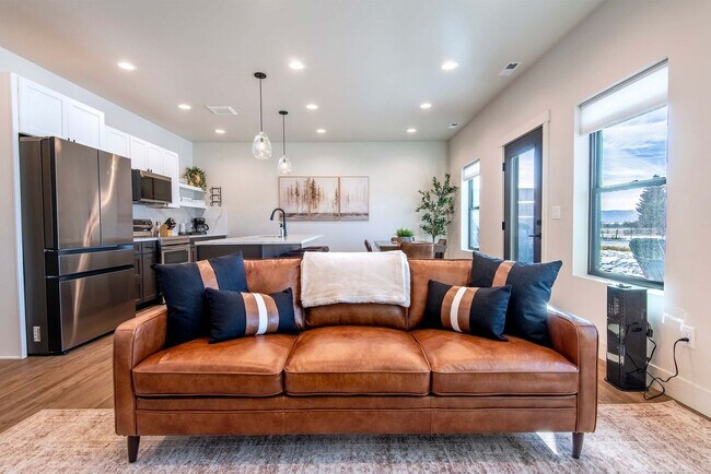 Foto del edificio - 690 Stone Peak Lp