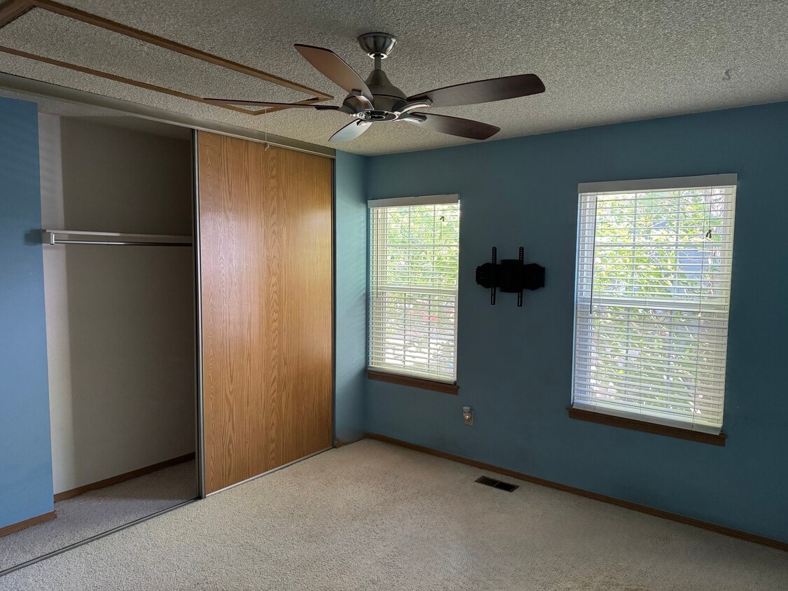 Building Photo - 1100 Milo Cir