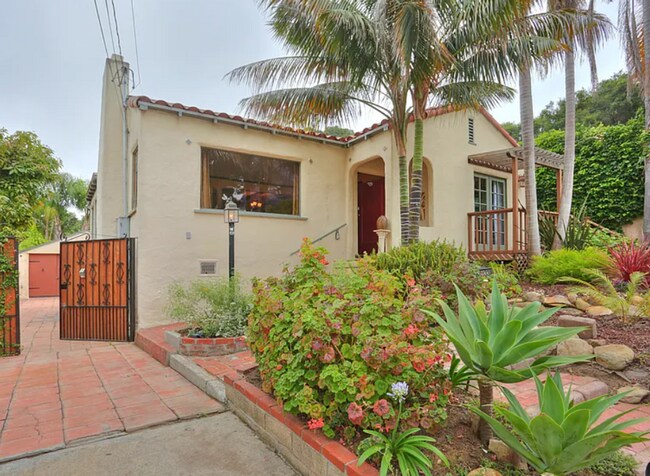 Foto del edificio - Charming Westside ADU with Private Backyard