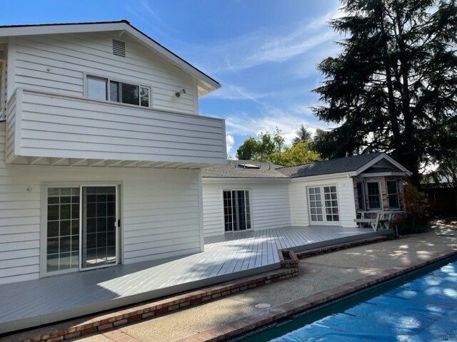 Building Photo - 529 Cuesta Dr