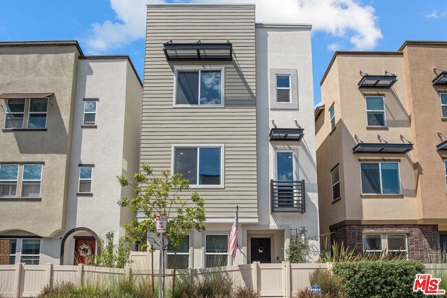 Building Photo - 740 Daniel Freeman Cir