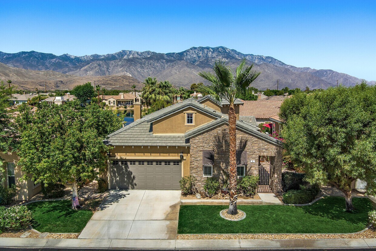 Foto principal - 9 Shoreline Dr