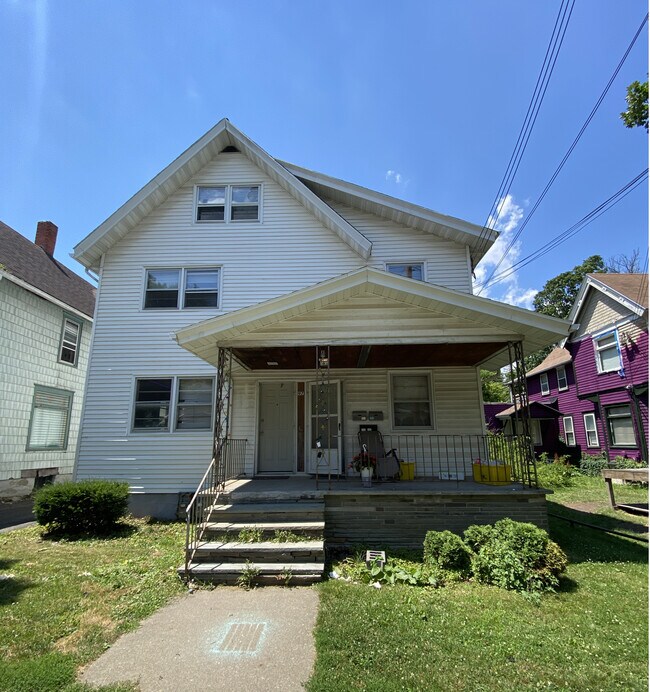 Building Photo - 97 Chapin St