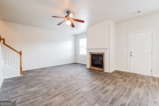 Foto del edificio - 8904 Crestview Cir