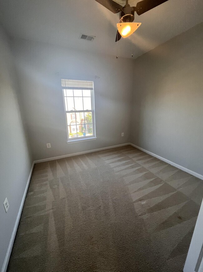 Building Photo - 9351 Penrose St