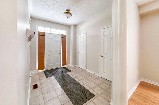 Building Photo - Beautiful 4-Bedroom Home for Rent in Port Perry